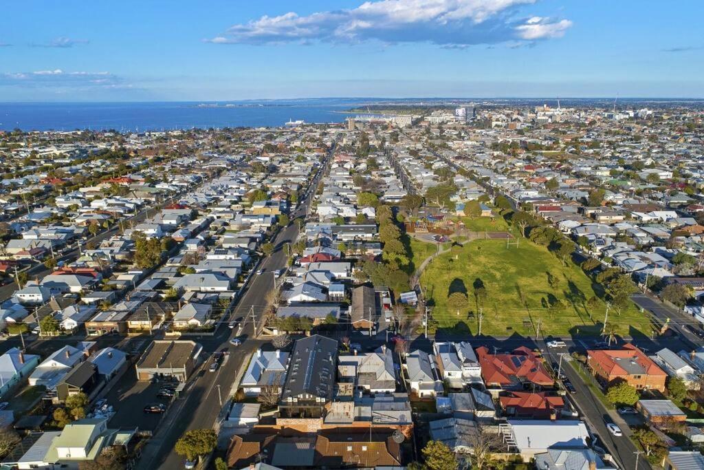 The Pix - Industrial Chic At Its Best Geelong West ภายนอก รูปภาพ